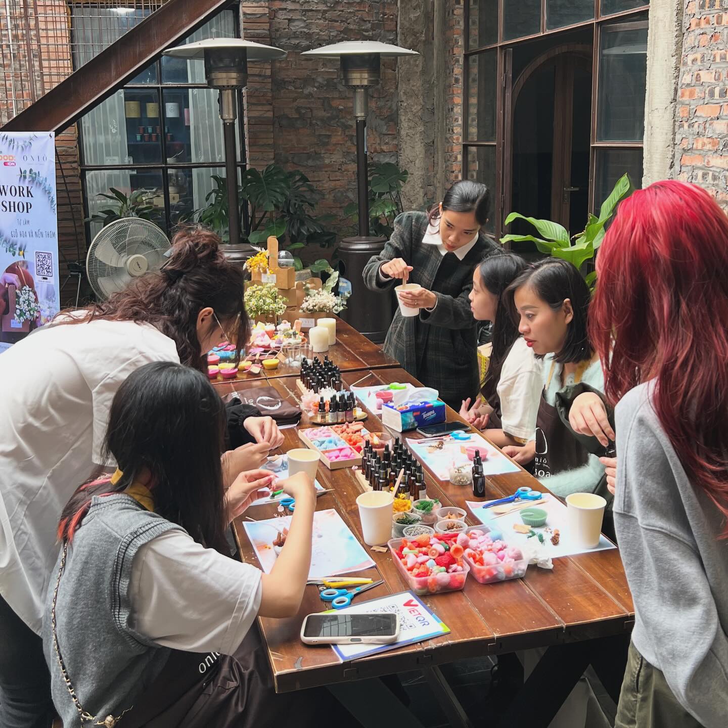 workshop làm nến thơm tại Onio