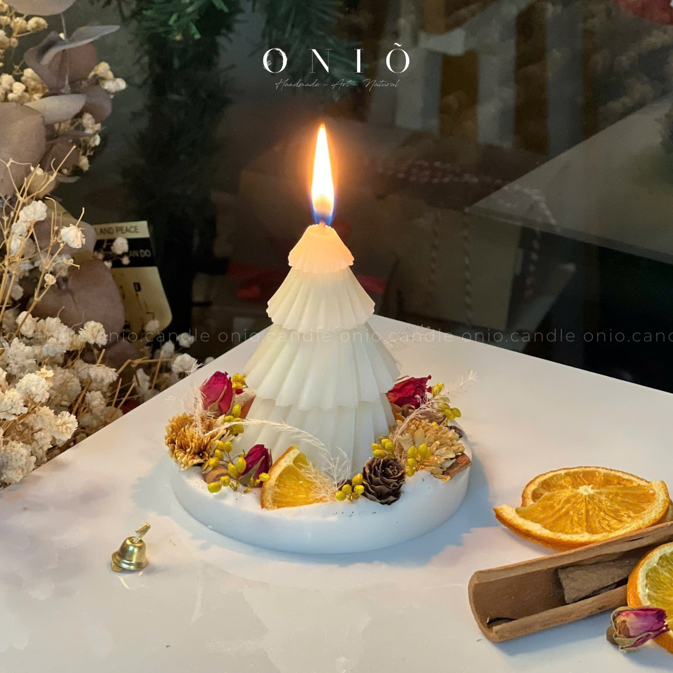 Nến cây thông trang trí thảo mộc (120g - 10x10cm)