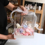 Set hoa The Ever-Blooming Cake (Nến thơm tạo hình bánh sinh nhật, phối hoa ngẫu nhiên, tone màu pastel) - ONIÕ