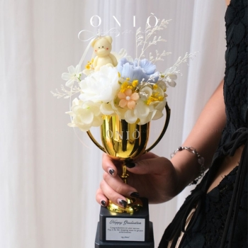 Cúp hoa nến thơm Handmade, Quà tặng tốt nghiệp, Quà kỷ niệm, Cúp hoa nến thơm Shining Day - ONIÕ